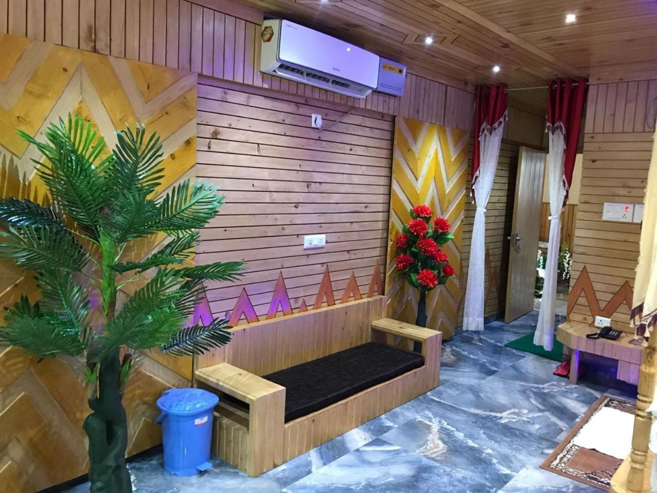 Oyo 37525 Hotel Mall Palace Pithorāgarh Exterior foto
