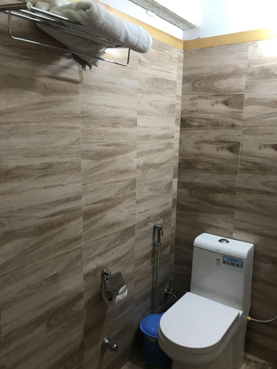 Oyo 37525 Hotel Mall Palace Pithorāgarh Exterior foto